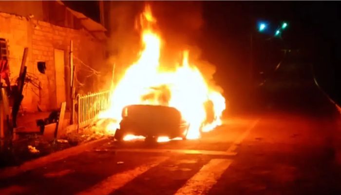 Catanduvas - Veículo é incendiado no bairro Alto Alegre